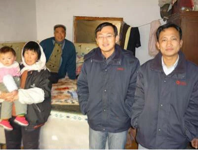   2016年年底，在新春佳节即将来临之际，天德化工公司领导分别走访慰问困难职工和老党员干部，为他们送去深切关怀和祝福。